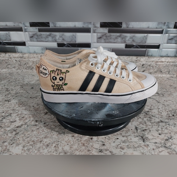 Addidas customs, baby groot size 8 mens/ 9.5 women's - Picture 4 of 4